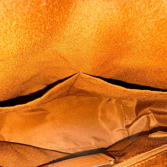 Coach Logo Print Crossbody with Colorful Stripes 🎨👜 - Picture 9 of 10